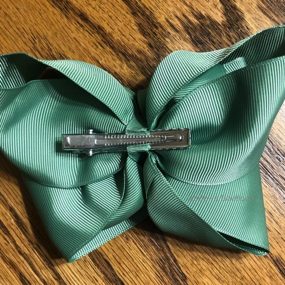 Bud Green 6" Double Stacked Boutique Bows   HANDCRAFTED - Picture 2 of 3